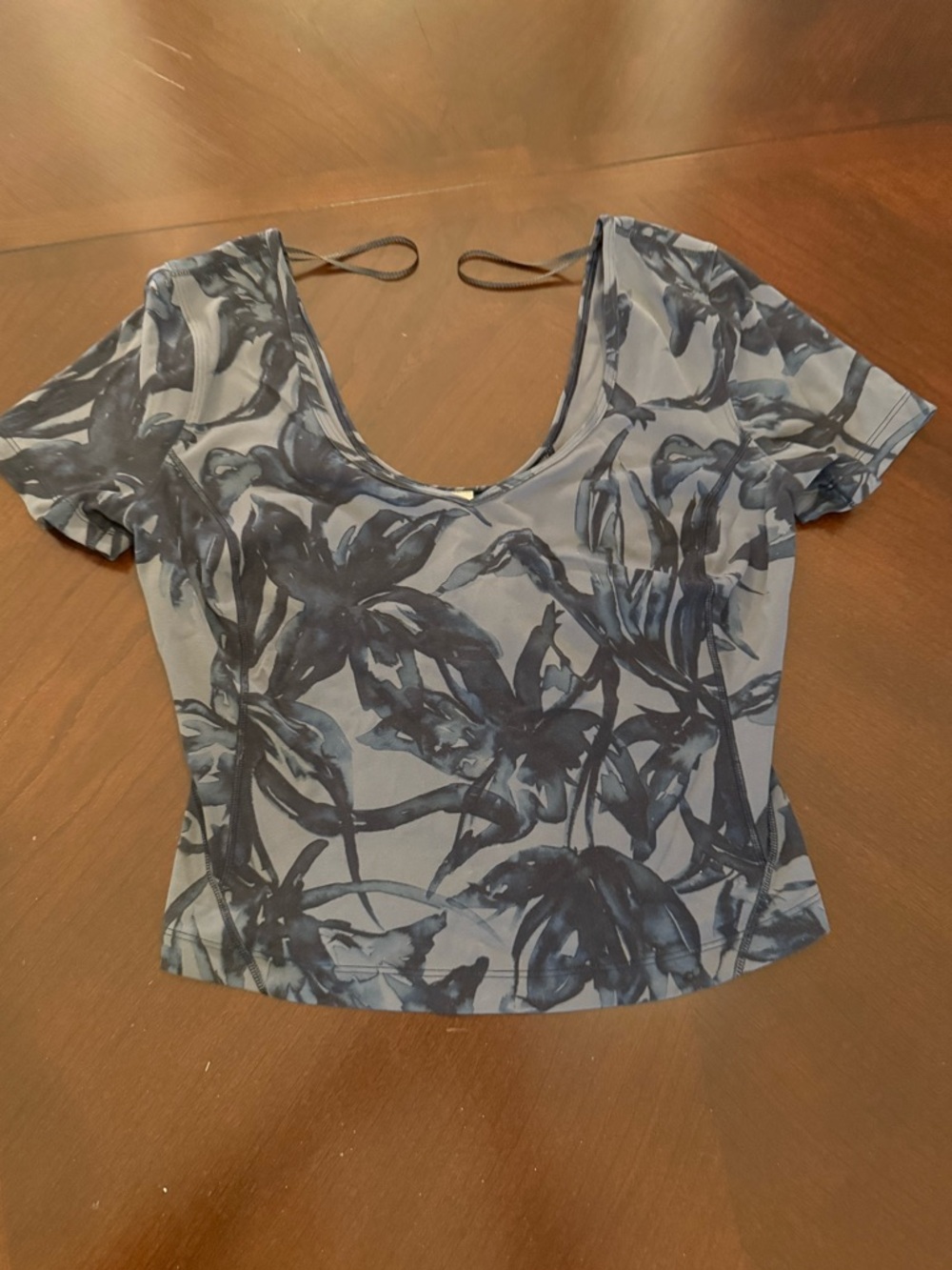 lululemon athletica Gray Blue Floral Scoop Crop Top